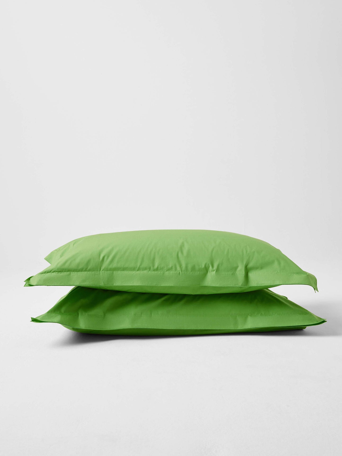 King Pillowcase Pair in Apple